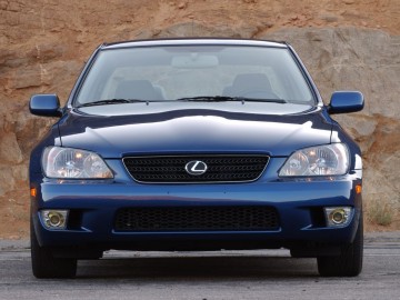 Lexus IS 300 z manualną skrzynią